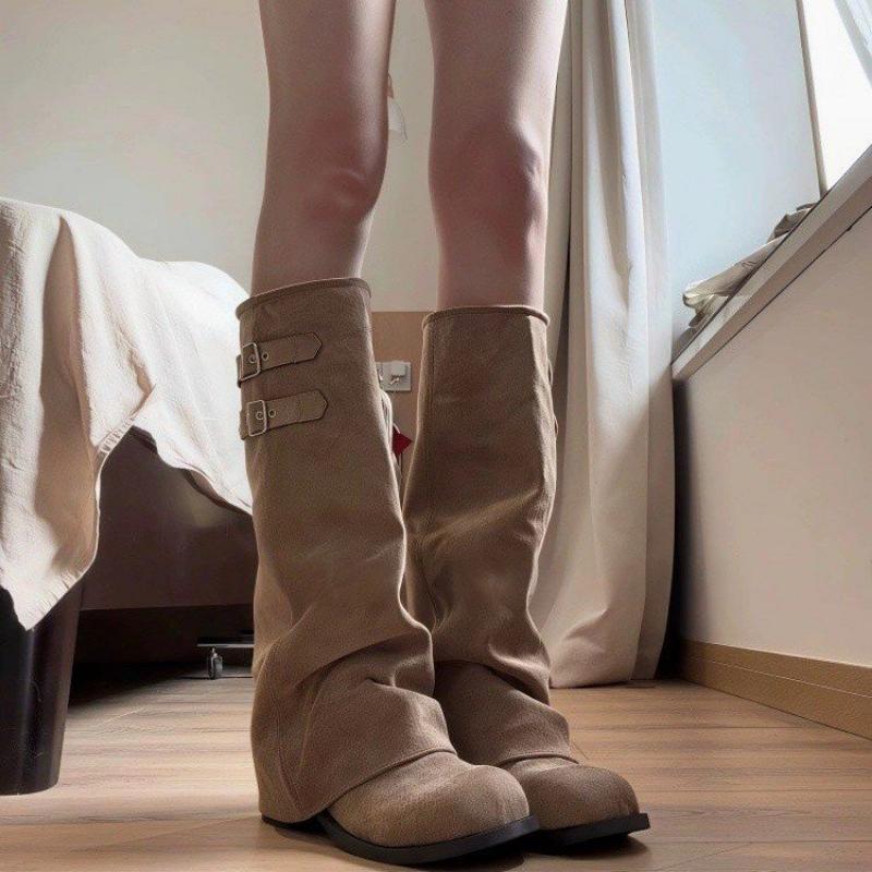 Женские ботильоны на танкетке в стиле French Chic, высокие, мягкие, без шнуровки, черные, хаки, с круглым носком, ремешком с пряжкой, мотоботы