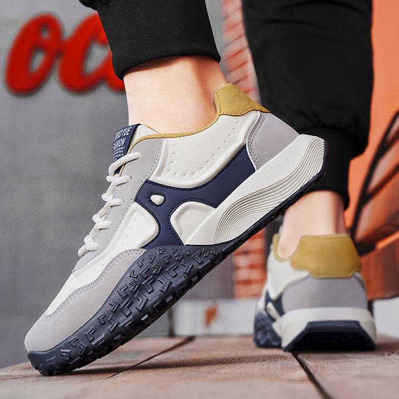 Кроссовки для бега в стиле ретро с низким верхом. Новая трендовая повседневная спортивная обувь на платформе. Износостойкая мужская обувь для бега на открытом воздухе весной и осенью.