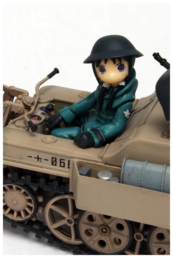 PLATZ Last Tour Kettenkrad Yuri Figure 2 Set Scale Plastic Model Girls' w/Chito & 1/35 GLT-01