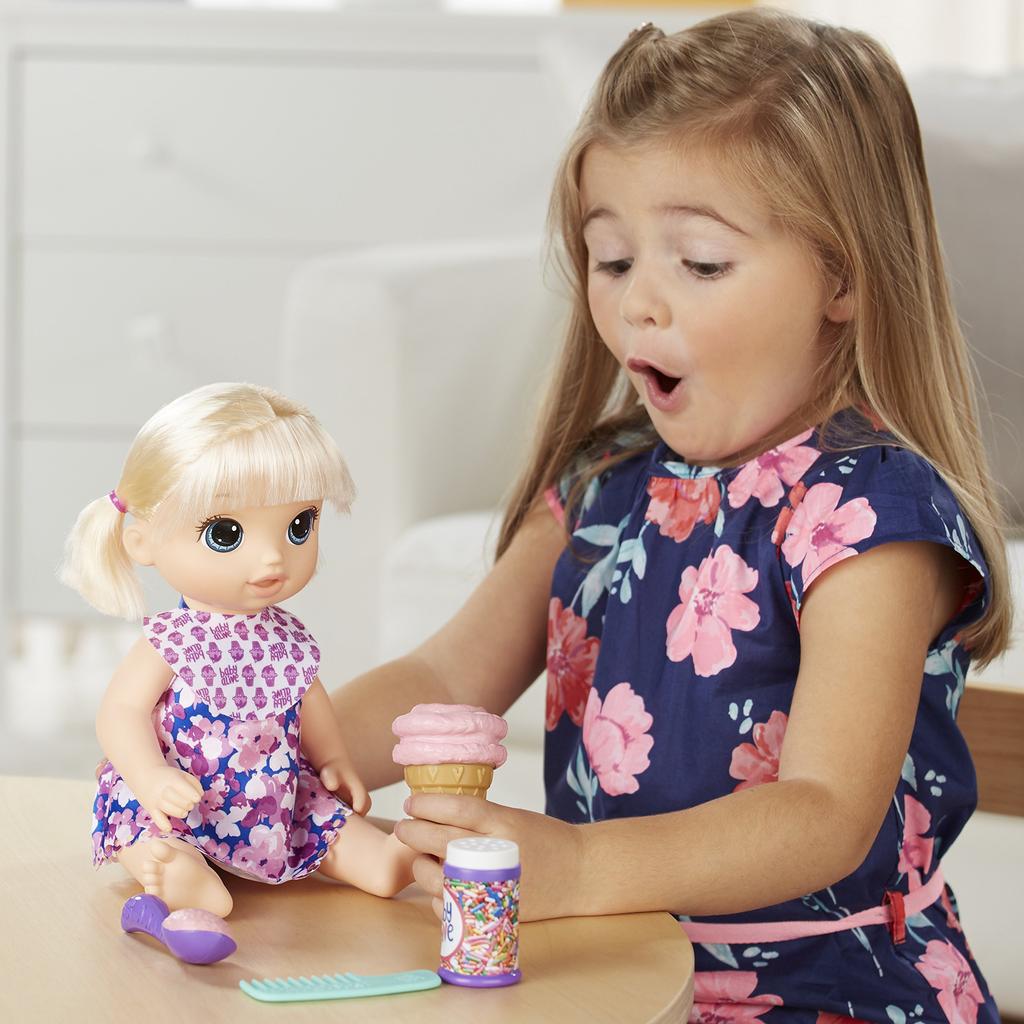 Кукла Hasbro Baby Alive Mysterious Ice Cream and Baby Set со светлыми волосами, расческой для мороженого и другими аксессуарами, игрушка для 3-летних девочек и мальчиков