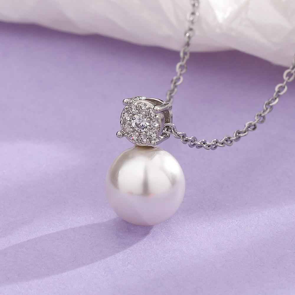 Белое жемчужное циркониевое ожерелье Ретро Простое Холодный ветер Французская легкая роскошь Подвеска из бусин с бриллиантами Осенне-весенняя цепочка для свитера