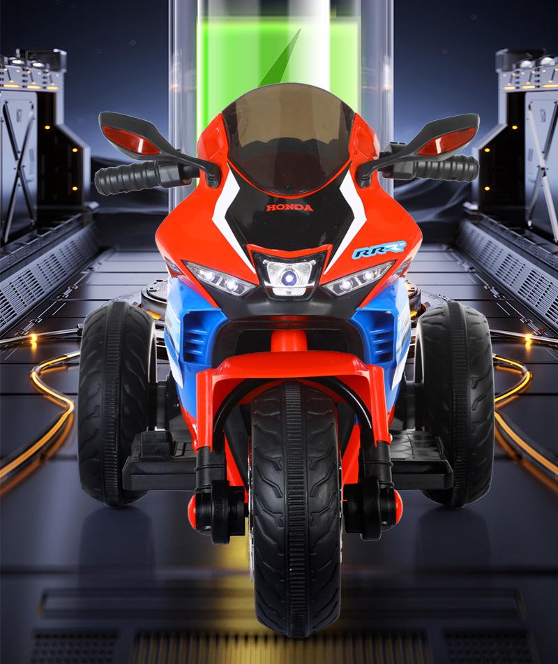 Электрический трехколесный велосипед для детей с пультом управления, двойным приводом, аккумуляторной батареей, подходит для мальчиков и девочек.