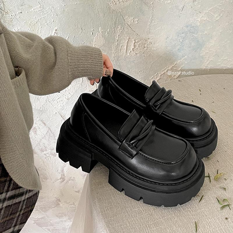 Модные универсальные туфли на платформе в стиле «пригород», женские кожаные туфли на весну и осень 2025 года, черные французские мокасины с одной педалью