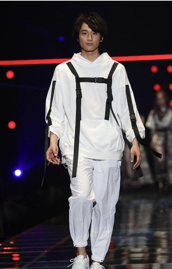 [Б/У] Толстовка с капюшоном на молнии Attack on Titan One Spot, которую носил Эрен, с бирками