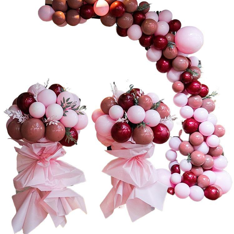 Корзина с цветами-колокольчиками для церемонии вручения дипломов и внутреннего убранства