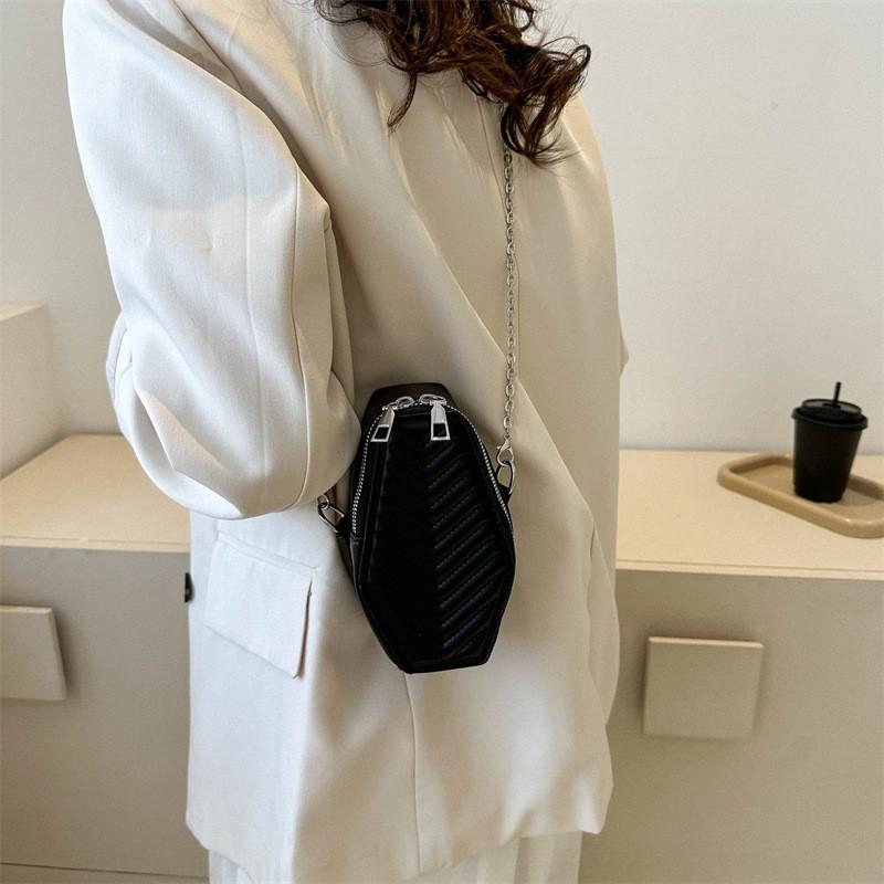 Chic Medium Sized Pu Shoulder Bag With Elegant Chain For Everyday Use