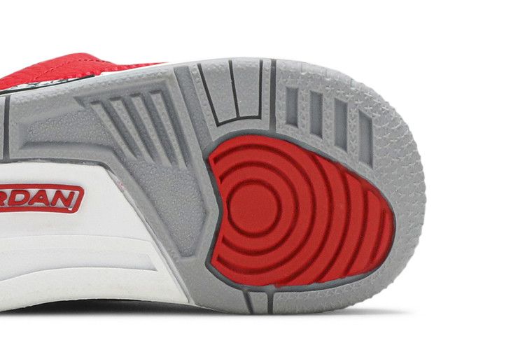 Детские кроссовки Nike Jordan 3 Retro SE Fire Red (ТД) Огненно-красный/Огненно-красный-Цементно-серый-Черный