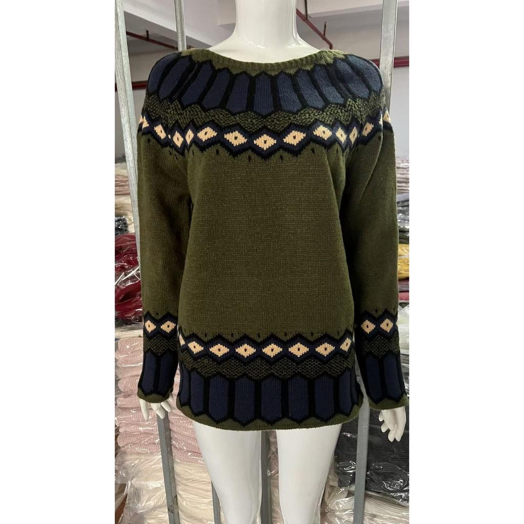 Women's Round Neck Color Blocked Loose and Fashionable Pullover Knitted Sweater for Autumn and Winter