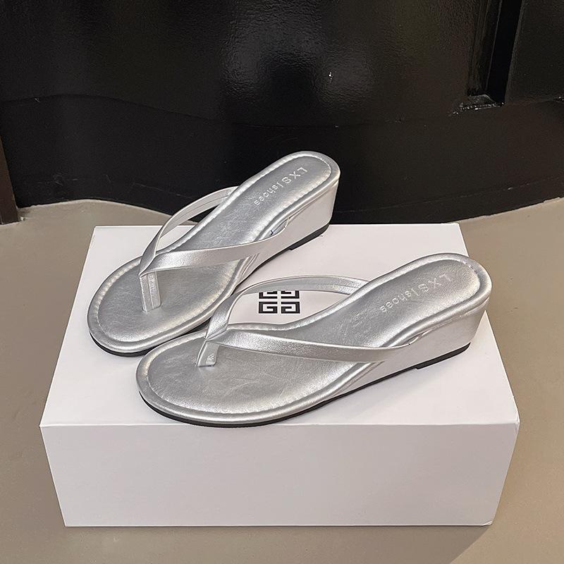 Красные шлепанцы с зажимом на палец туфельки феи верхняя одежда 2025 летние новые босоножки с характером французские босоножки на высоком каблуке