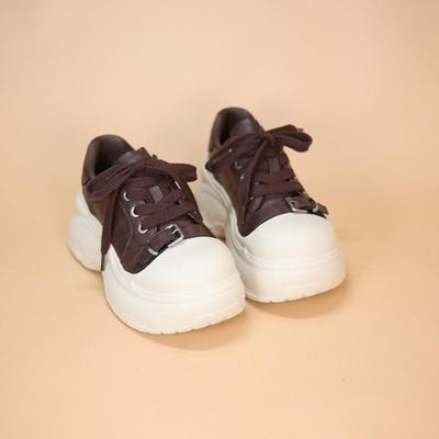 2025 Шикарные европейские женские кроссовки с большой подошвой и пряжкой - Стильная, толстая подошва, повседневная обувь, увеличивающая рост.