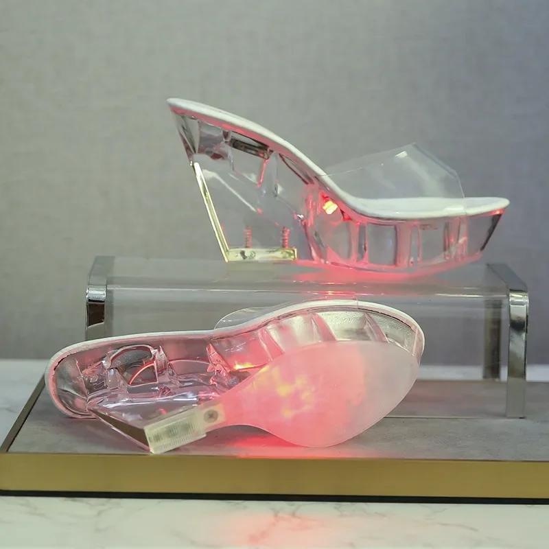 Мода Размер 43 Женские туфли на высоком каблуке Шлепанцы Светящиеся высокие каблуки Светящиеся Модные туфли для подиума Женские 10 см Сандалии