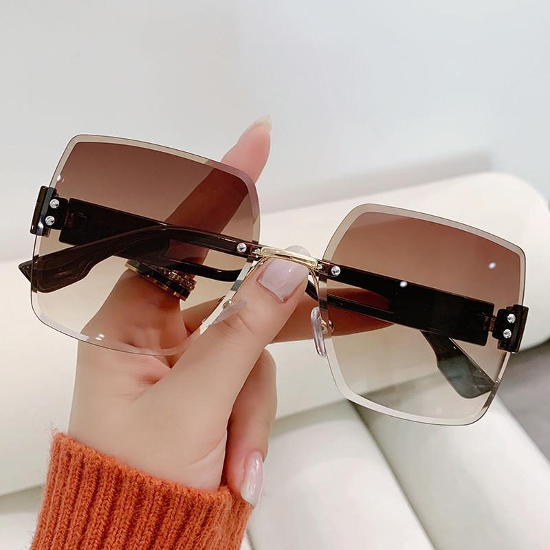 Chic Unisex Square Frame Sunglasses With Pc Lenses And Uv Protection For Travel And Daily Wear