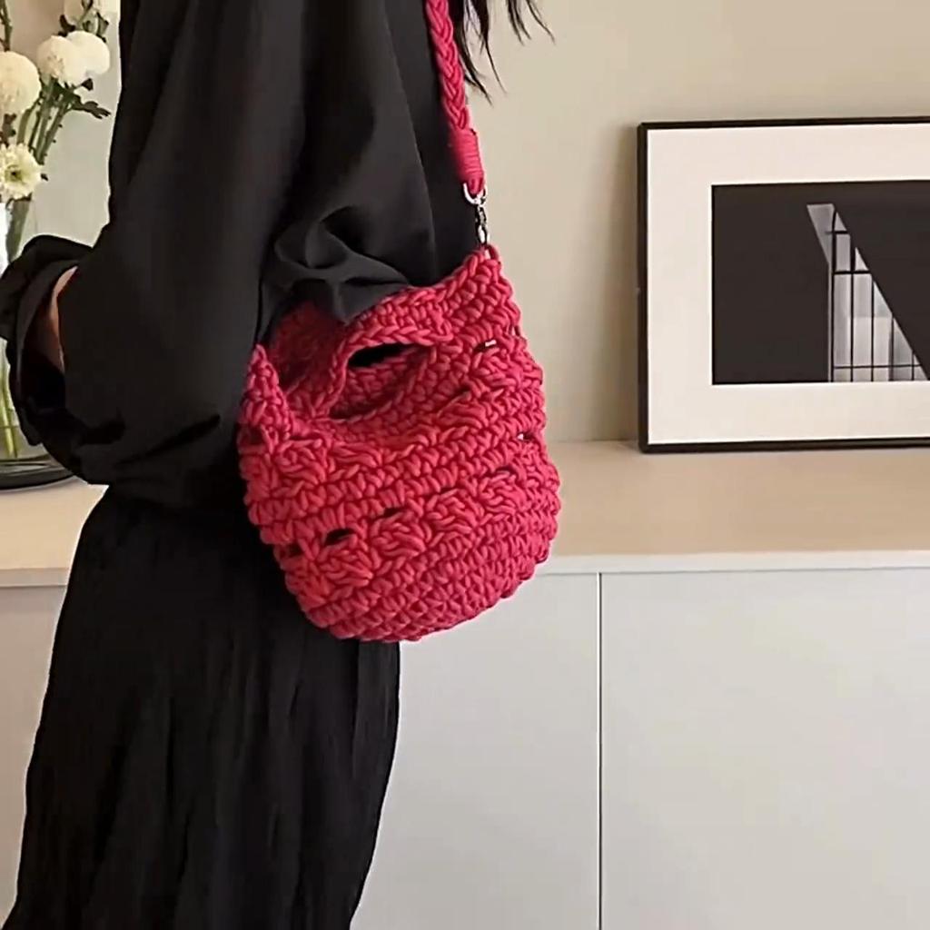 Spring/Summer Fashion Solid Color Small Handbag Art Retro Woven Shoulder Bag Hollow Mini Cute Crossbody Bucket Bag CLE