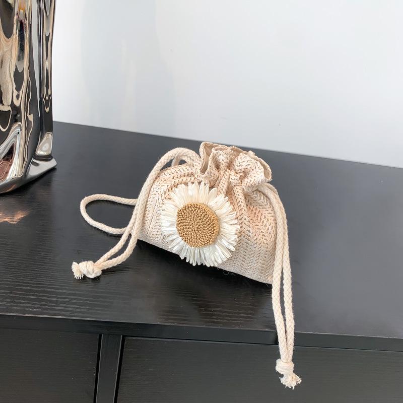 Летняя соломенная пляжная женская сумка 2025 новая модная плетеная сумка для девушки универсальная повседневная плетеная сумка