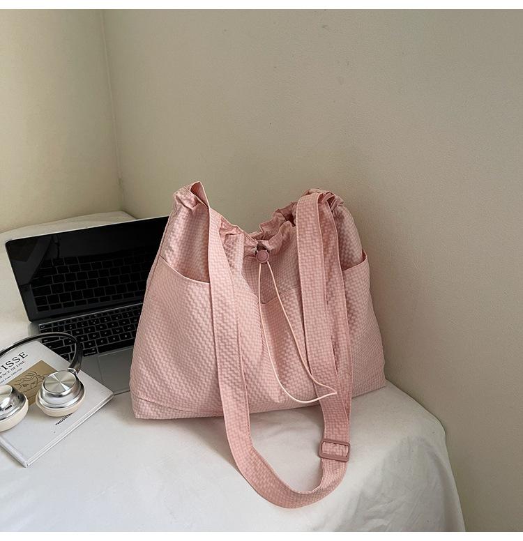 Повседневная сумка-тоут женская 2025 новая мода корейский ленивый стиль тканевая сумка большой вместимости для поездок на работу на плечо сумка-мессенджер