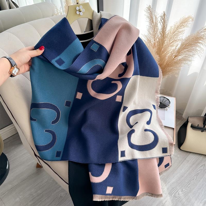 Fashion Color Matching Alphabet Imitation Cashmere Scarf, Versatile In Autumn And Winter, Thickened Fringed Shawl, Warm Scarf, Advanced Sense