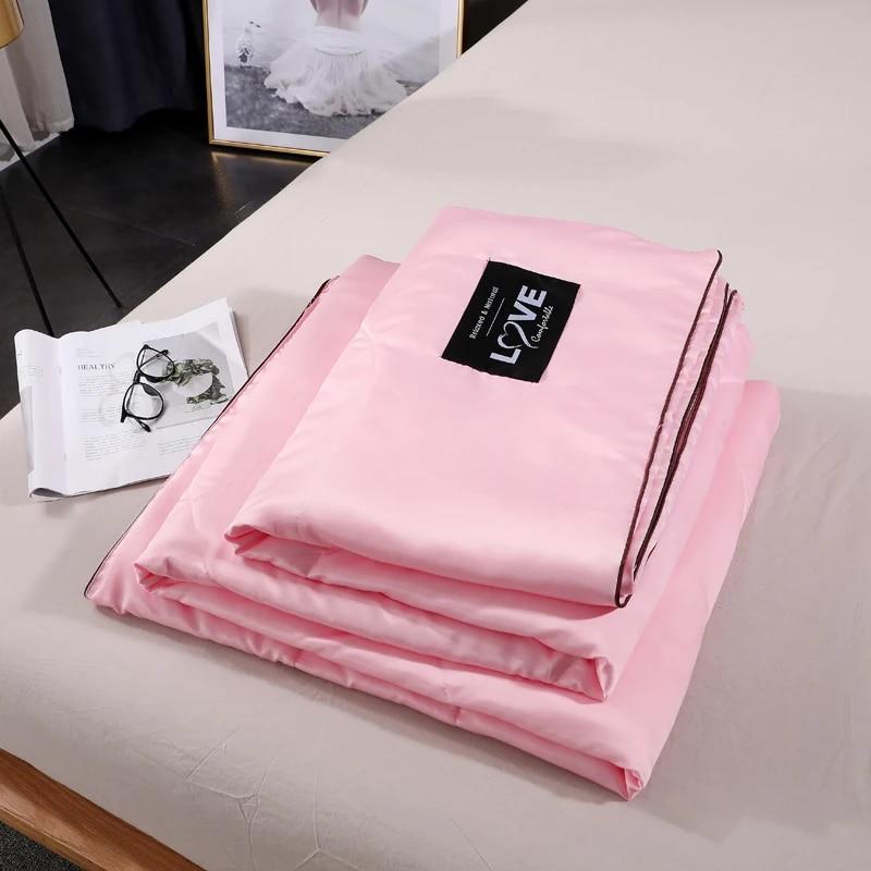 Luxury Emulation Silk Quilted Quilt Queen High End Spring Summer Satin Quilts Mechanical Wash Soft Comfortable Thin Comforter