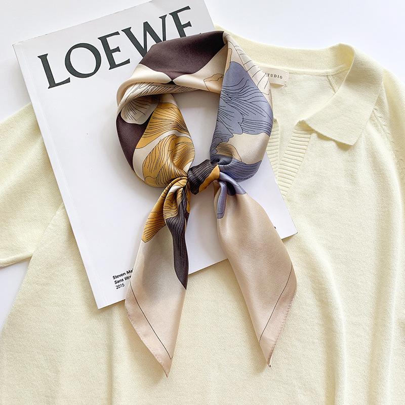 1116 mulberry silk French printing small square scarf women's collarbone decoration small scarf fashionable and generous gift scarf shawl