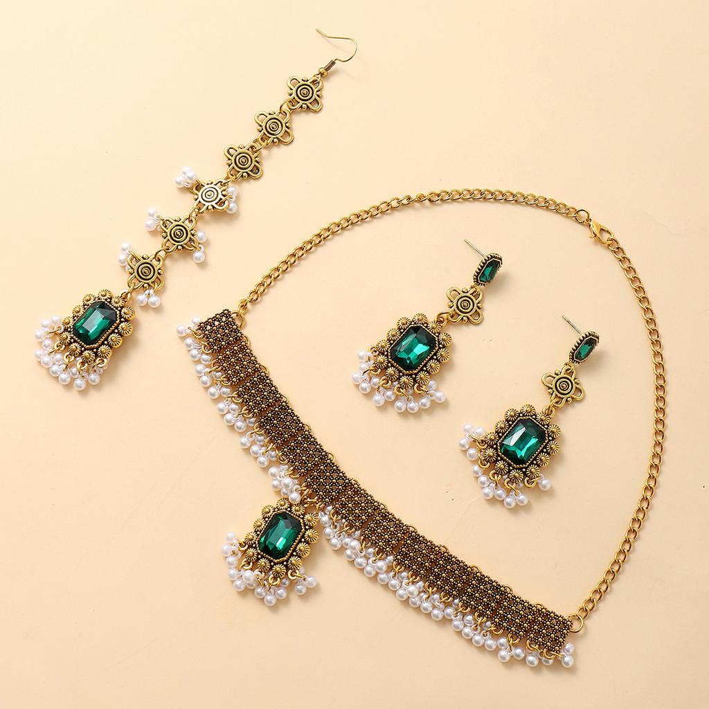 European and American vintage necklaces, pearl drop earrings, necklaces, French medieval court style, exaggerated clavicle chain set, women
