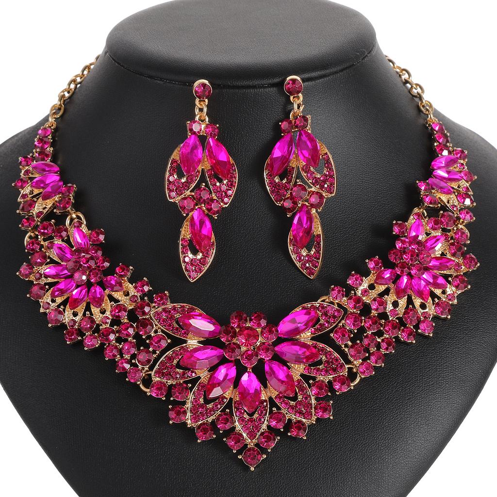 2026 Vintage Necklace Set Women 2 Piece Set Leaves Flower Exaggerated Luxury Jewelry New Bride Wedding Accessories