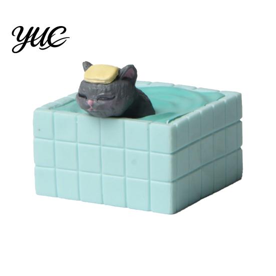 Причудливая фигурка животного Подарок Милая фигурка кошки в ванне, Мини-котенок в синей ванночке Статуэтка, Микро-ландшафт Очаровательный декор для рабочего стола Сад фей