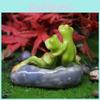 Cute Resin Couple Frog Ornament Sitting On Stone Design For Home Ornament