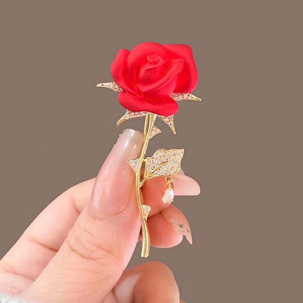 Cute Rhinestone Queen Brooches For Women Kids Crown Letters CZ Crystal Party Label Pins Trendy Buckle 2024 Jewelry Gifts