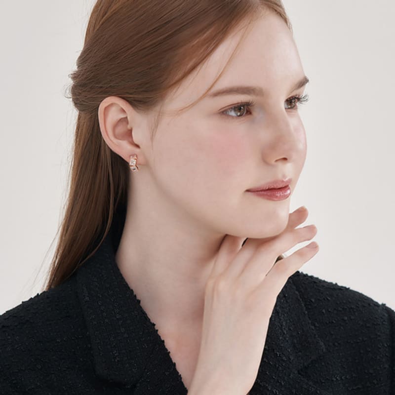 ELLE Jewelry 14K GF Square Carved Two-Pin Earrings ELGPEE543