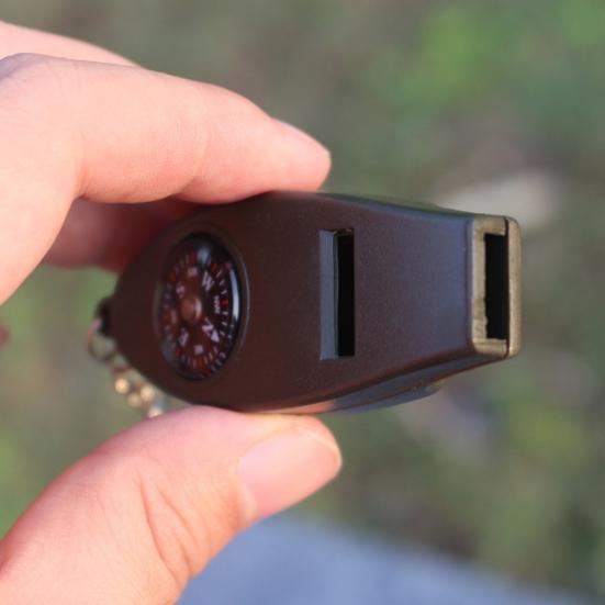 Аварийный свисток Компас Лупа Термометр Четкий звук Дизайн брелка 4 в 1 Многофункциональный походный свисток Снаряжение для улицы