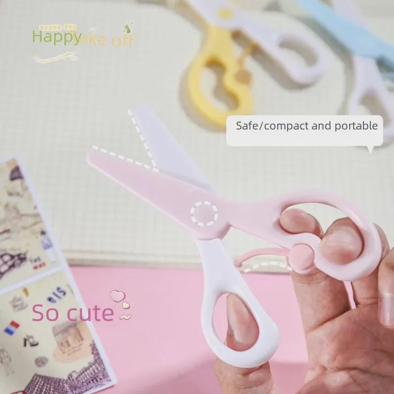 Детские ножницы с героями мультфильмов: Пластиковые ножницы с защитой от защемления для школьников