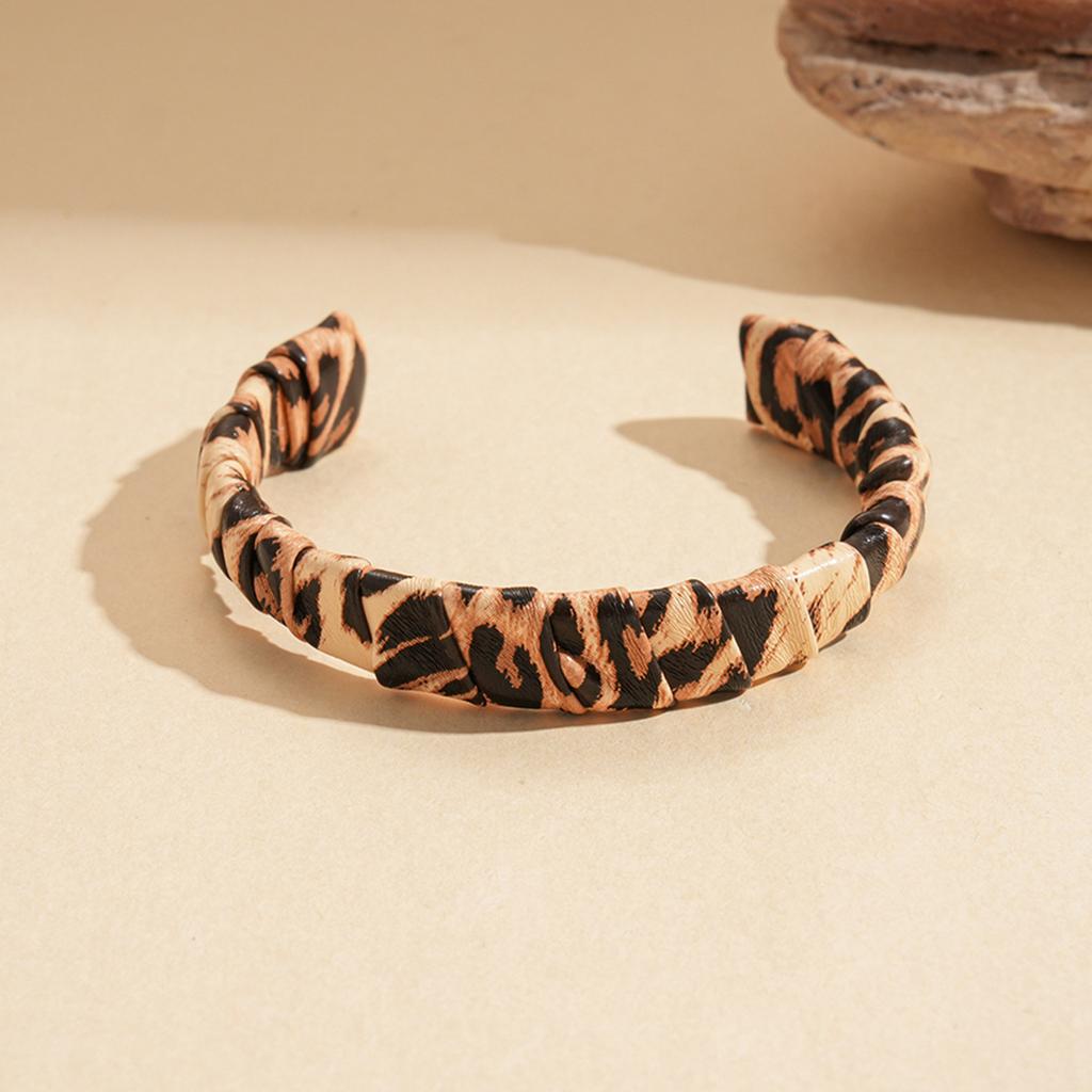 Sexy Leopard Print Cuff Bangles for Women 2025 Trendy Classic Leather Zebra Print Bracelet Wedding Pendant Jewelry Gift