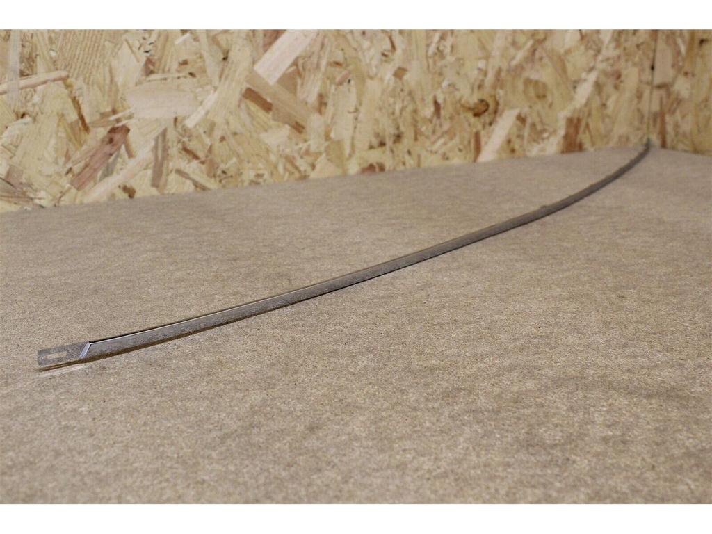 Центральная яркая накладка заднего бампера Mercedes-Benz C-Class для моделей 204 C200 C260