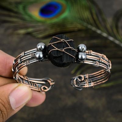 Натуральный драгоценный камень черный турмалин, манжета-браслет с обмоткой медной проволокой, регулируемая B0s64