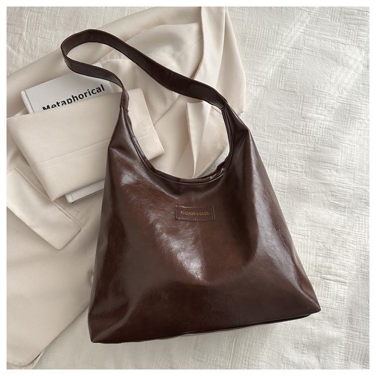 Oily Leather Large Slouchy Tote Bag: Women's 2024 Korean Style Casual Retro Spring Fashion, Large Capacity.
