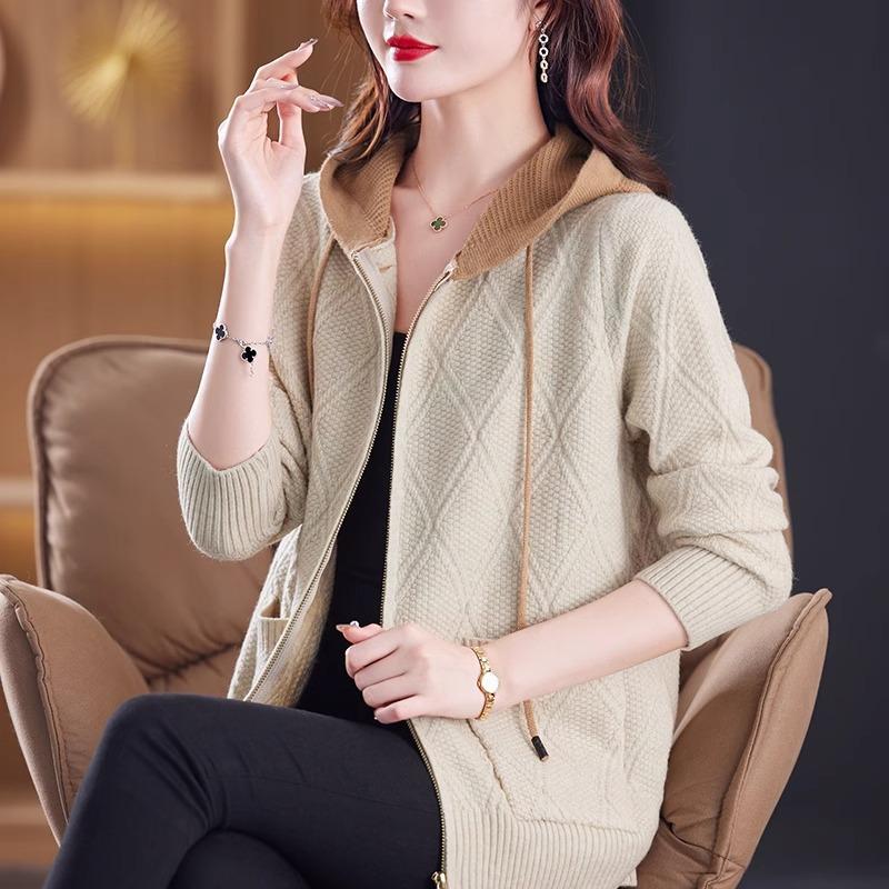 Spring and Autumn Women's Cardigans Sweaters Zippered Tops Stylish Hooded Sweater Jackets