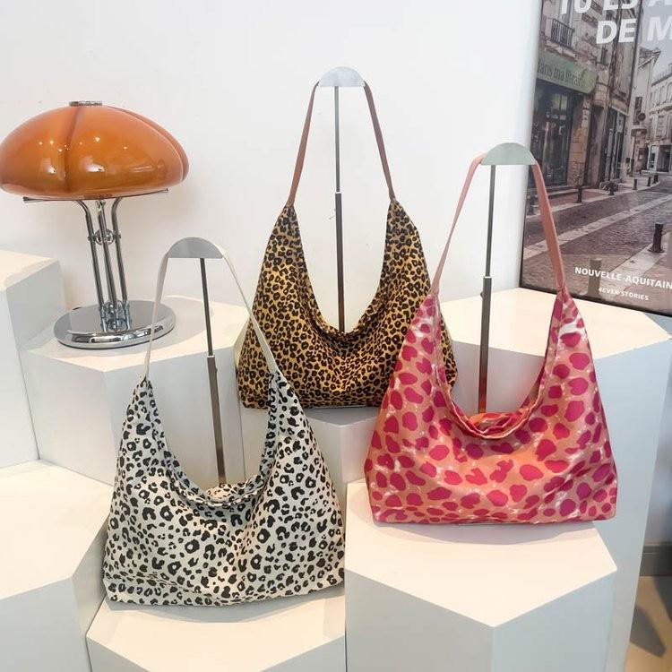 Spacious Retro Canvas Tote Bag For Women In Pink White Brown Fashion Colors