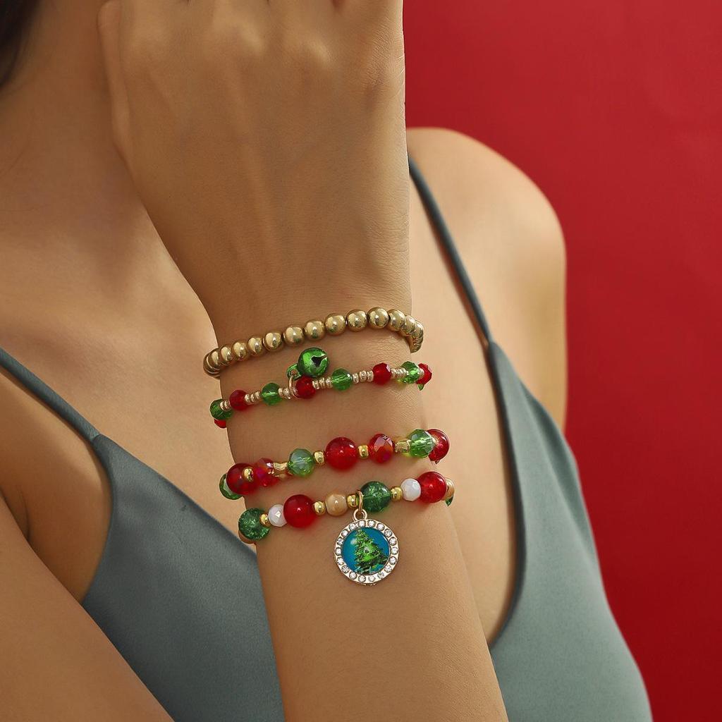 Праздничный браслет из бисера «Снежинка и олень»: Универсальные украшения DIY на Рождество – Идеально для женщин