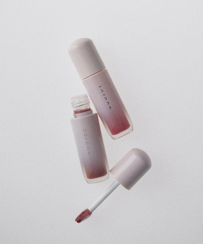 Petal Blooming Gloss 06 Polished Bloom Lip Highly Pure Pink to/one Gloss, Pigmented,