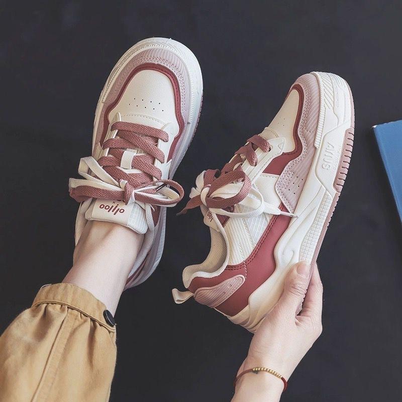 Маленькие белые туфли женские туфли 2024 весна и осень новые розовые туфли с клубничным медведем летние универсальные повседневные туфли на платформе спортивные туфли для серфинга