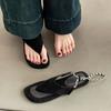 Французский ретро нишевый дизайн чувство плоской подошвы ущипнуть стопу елочка классные тапочки женская одежда летняя мода новые сандалии женщины