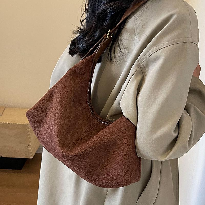 2023 Матовая Ретро Женская Сумка Через Плечо - Большая Вместимость, Универсальная Сумка-Тоут на Осень/Зиму для Поездок на Работу.