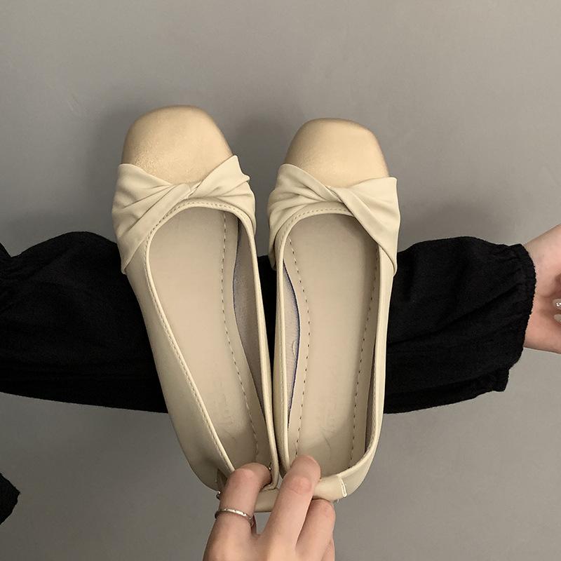 Французский маленький аромат универсальный легкий рот толстый каблук одинарная обувь женская 2025 новый летний квадратный носок ретро мягкая подошва туфли Мэри Джейн