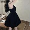 Черное платье без рукавов, женское летнее однотонное модное платье в Корейском стиле с лямкой на шее Y2K, повседневное элегантное, горячее, милое, новые мини-платья