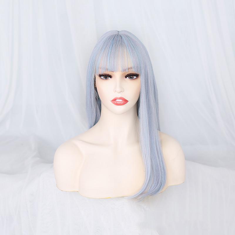 Bybrana У женщин часто прямые волосы с челкой, небесно-голубые длинные волосы и синтетические волосы.
