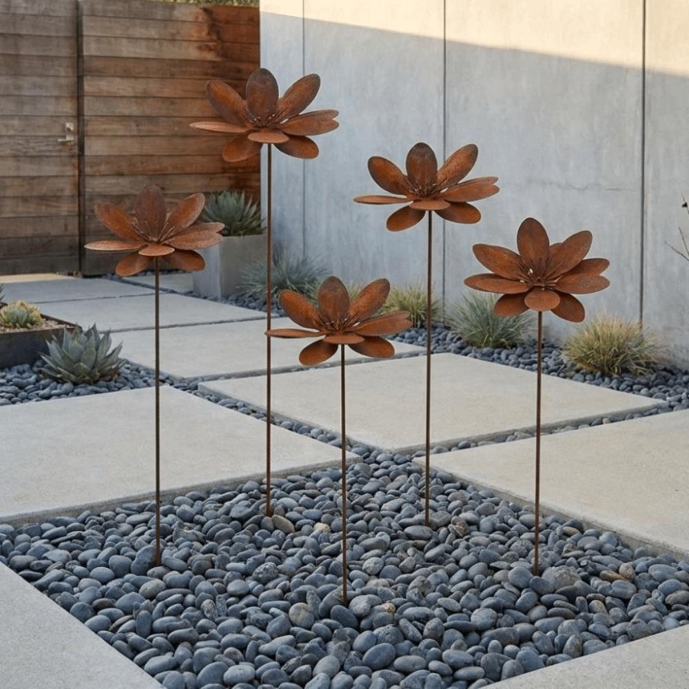Cast Iron Flower Garden Stake Weathered Rust Finish Flower Yard Art Decor Rustic Plant Stakes Yard