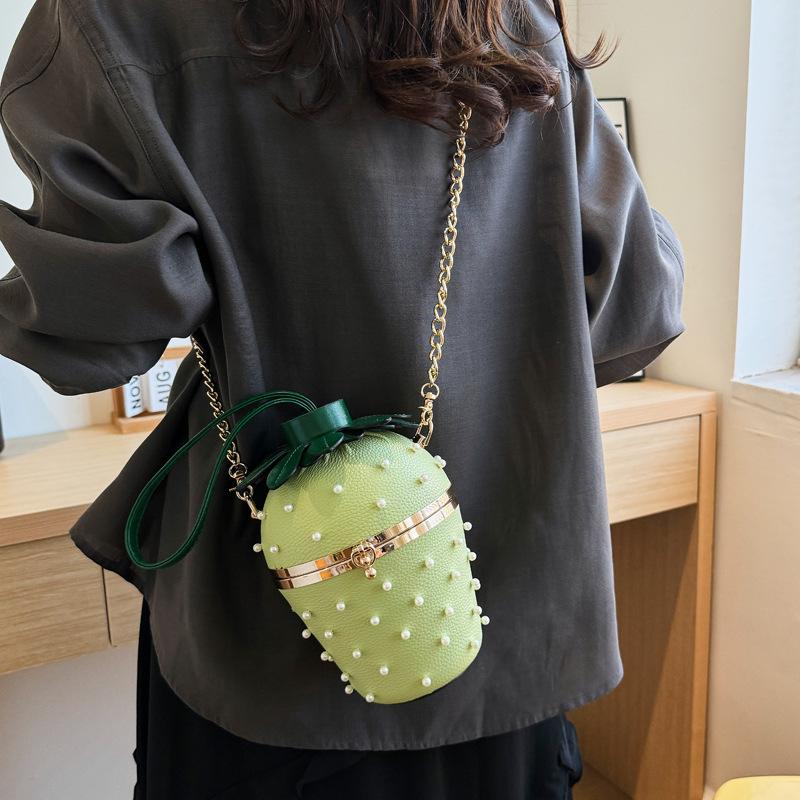 Women's Bag 2025 New Mori Fashion Rivet Personalized Shoulder Bag Ins Crossbody Strawberry Shape Small Round Bag