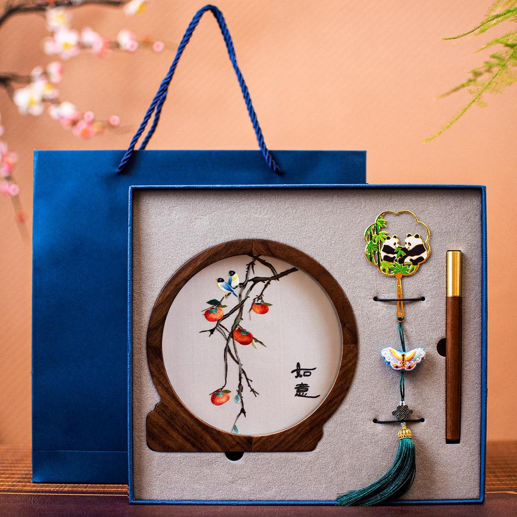 Китайский сувенир: Фигурка панды вышивка Сучжоу Подарок