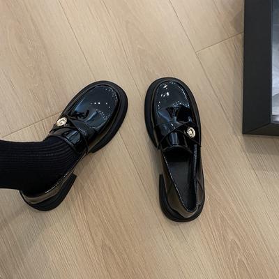 Маленькие кожаные туфли в британском стиле, с высоким чувством, маленькие ароматные туфли из золотой монеты, плюшевые туфли на толстом каблуке, туфли на платформе, женские зимние туфли