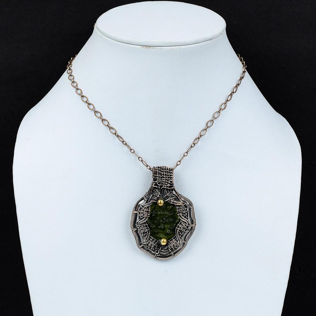 Подвеска с молдавитом, обернутая медной проволокой, подвеска ручной работы, украшение из натурального драгоценного камня, подарок для мамы, украшение из медной проволоки, дизайнерская подвеска