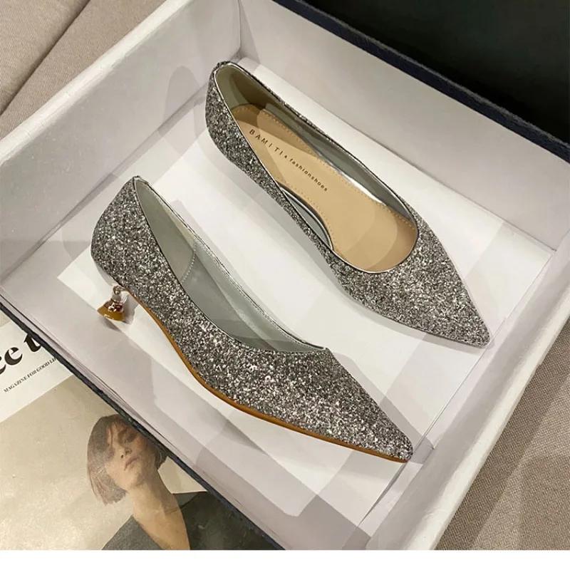 Женские туфли на каблуке 2024 года, новый стиль, модные универсальные женские туфли с пайетками на весну и осень, удобные туфли с острым носком Zapatos